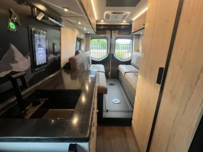 2026 Storyteller Overland CREW MODE — photo 9 view