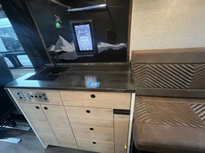2026 Storyteller Overland CREW MODE — photo 7 view