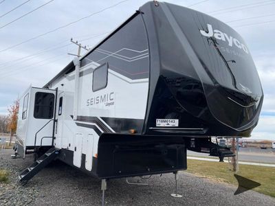 2026 Jayco Seismic - Photo 3