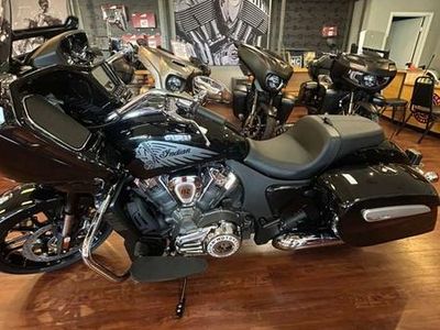 2025 Indian Motorcycle Challenger Limited 112 w/PowerBand Audio Black Metallic - Photo 6