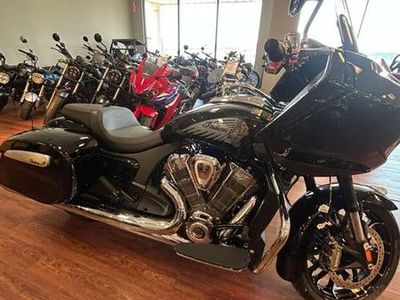 2025 Indian Motorcycle Challenger Limited 112 w/PowerBand Audio Black Metallic - Photo 7