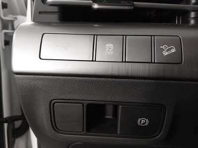 2025 Hyundai Kona — photo 13 view