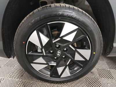 2025 Hyundai Kona — photo 10 view