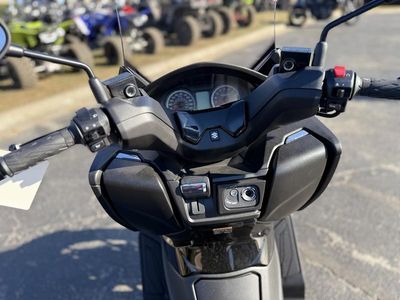 2026 Suzuki Burgman 400 - Photo 9