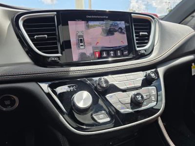2026 Chrysler Pacifica — photo 22 view