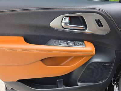 2026 Chrysler Pacifica — photo 16 view