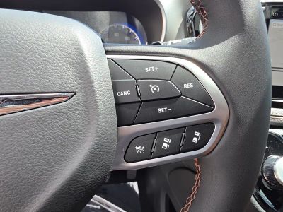 2026 Chrysler Pacifica — photo 20 view