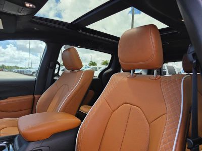 2026 Chrysler Pacifica — photo 13 view