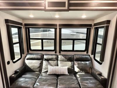 2021 Keystone Rv Fuzion M373 — photo 17 view