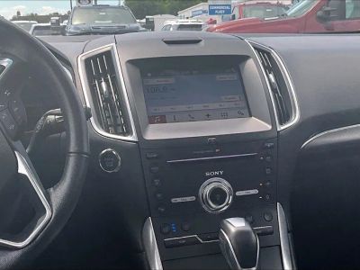 2017 Ford Edge — detail view