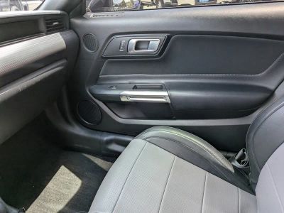 2020 Ford Mustang — photo 16 view
