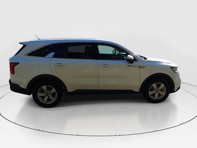 2023 Kia Sorento — photo 8 view