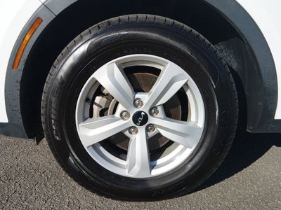 2023 Kia Sorento — photo 10 view