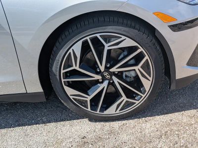 2024 Hyundai IONIQ 6 — photo 11 view