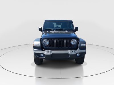 2024 Jeep Wrangler - Photo 2