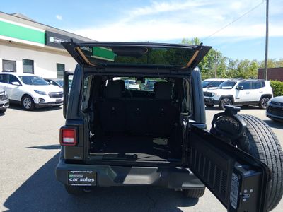 2024 Jeep Wrangler - Photo 11
