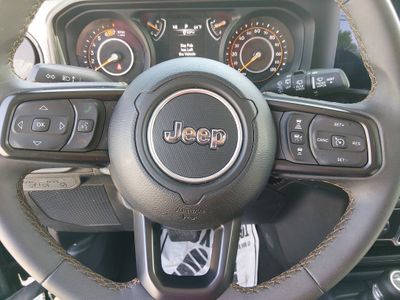 2024 Jeep Wrangler - Photo 12