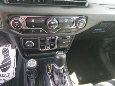 2024 Jeep Wrangler - Photo 17