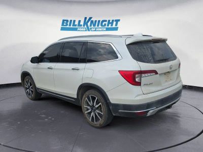 2019 Honda Pilot — rear three-quarter view