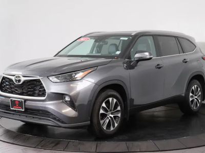 2023 Toyota Highlander - Photo 1