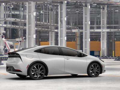 2026 Toyota Prius Plug-in Hybrid - Photo 13