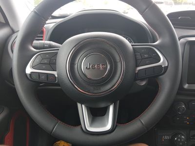 2023 Jeep Renegade - Photo 12