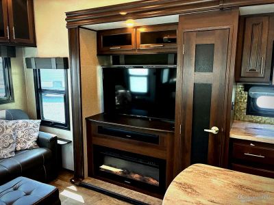 2019 Jayco North Point — photo 7 view