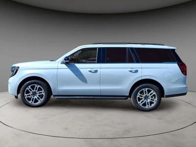 2025 Ford Expedition — side profile view