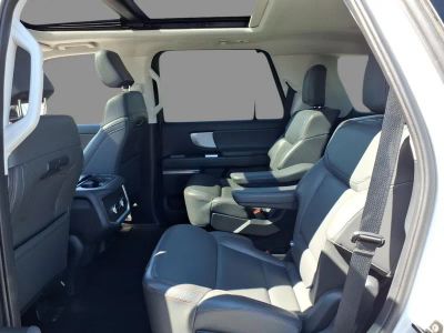 2025 Ford Expedition — detail view