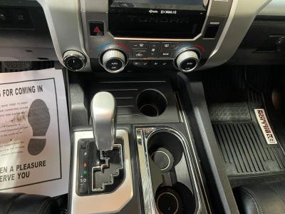 2015 Toyota Tundra 4WD Truck — photo 20 view