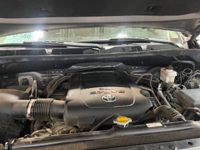 2015 Toyota Tundra 4WD Truck — photo 34 view