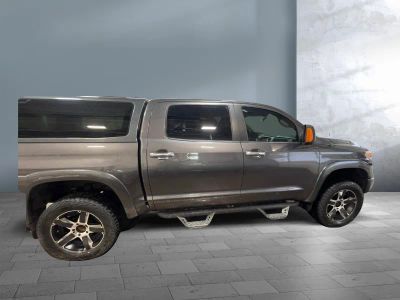 2015 Toyota Tundra 4WD Truck — photo 9 view