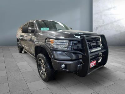 2015 Toyota Tundra 4WD Truck — photo 10 view