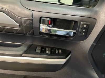 2015 Toyota Tundra 4WD Truck — photo 30 view