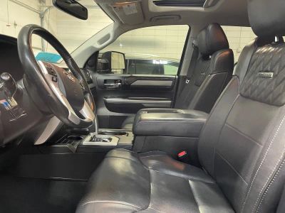 2015 Toyota Tundra 4WD Truck — photo 11 view