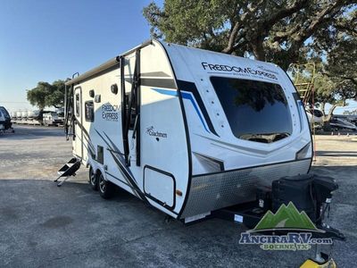 2022 Coachmen RV Freedom Express Ultra Lite - Photo 2