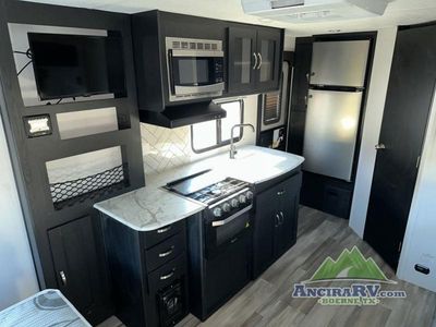 2022 Coachmen RV Freedom Express Ultra Lite - Photo 8