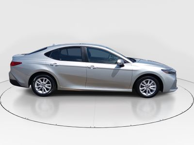 2025 Toyota Camry — photo 8 view