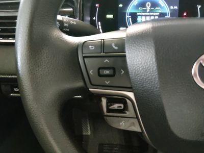 2025 Toyota Camry — photo 9 view