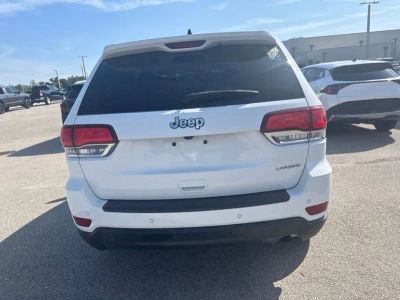 2022 Jeep Grand Cherokee WK — engine compartment view