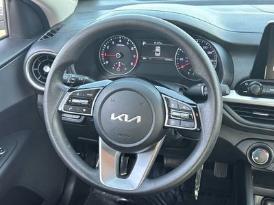 2023 Kia Forte LXS - Photo 18