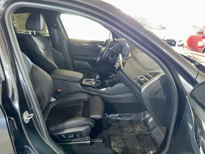 2025 BMW X4 — photo 15 view