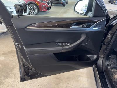 2025 BMW X4 — photo 19 view