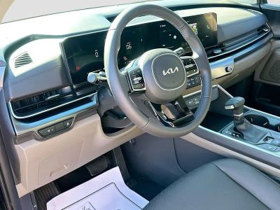 2026 Kia Carnival — photo 9 view