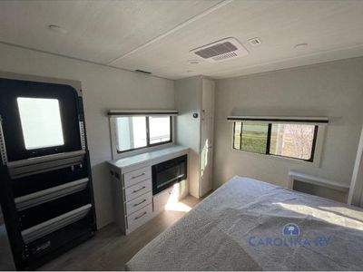 2025 Forest River Grand Surveyor - Photo 10