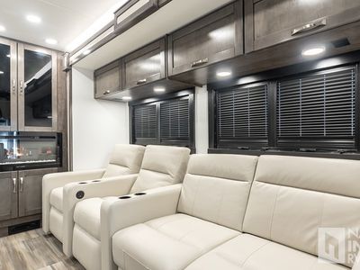 2026 Jayco Precept - Photo 8