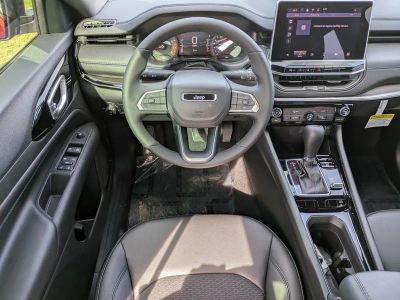 2026 Jeep Compass — photo 14 view