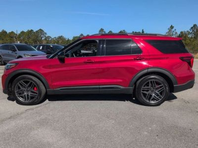 2025 Ford Explorer - Photo 2