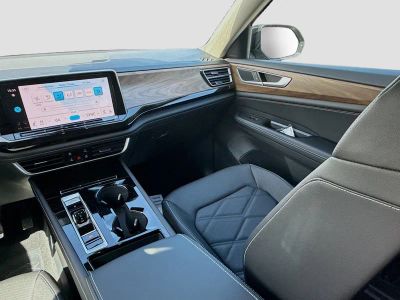 2026 Volkswagen Atlas — photo 18 view
