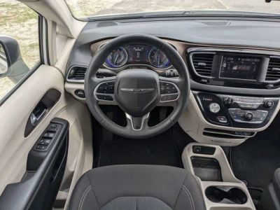2023 Chrysler Voyager — photo 17 view